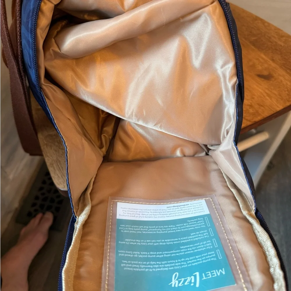 Sarah Wells Lizzy pump bag
